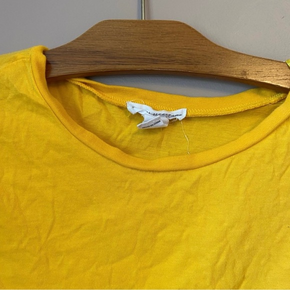 ✨3/$20✨ Urban Heritage Women’s Yellow Short Sleeve Top - Picture 3 of 7